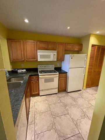 20815 NE 8th Ct 201-20, Miami, FL 33179