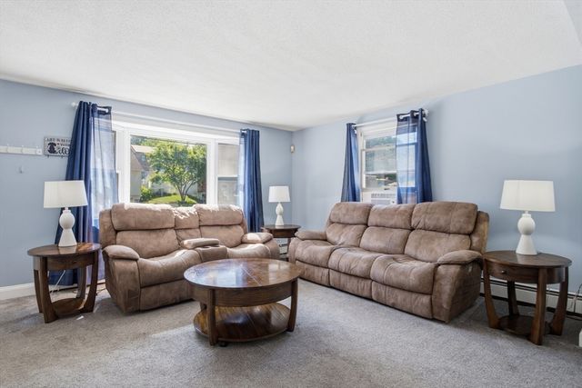 137 Maplewood Rd, Lynn, MA 01904
