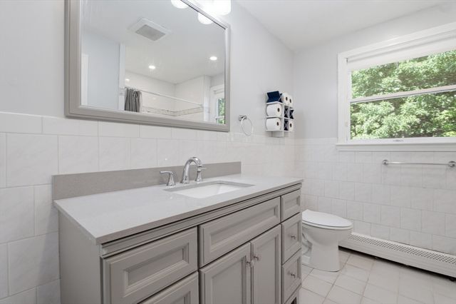 137 Maplewood Rd, Lynn, MA 01904