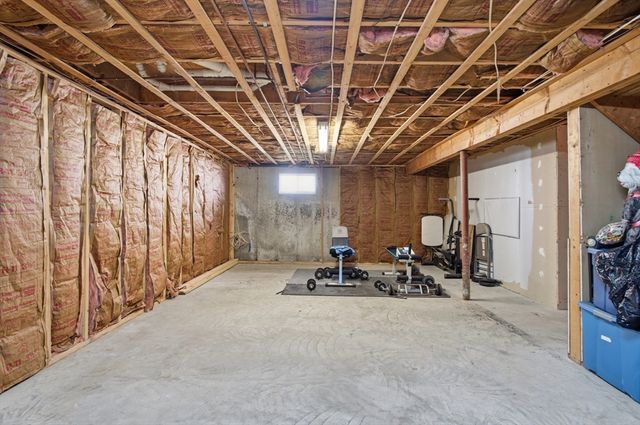 137 Maplewood Rd, Lynn, MA 01904