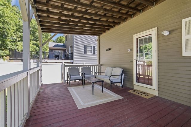 137 Maplewood Rd, Lynn, MA 01904