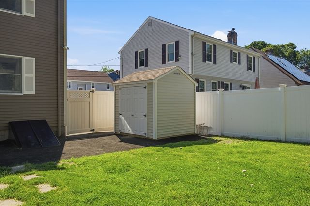 137 Maplewood Rd, Lynn, MA 01904