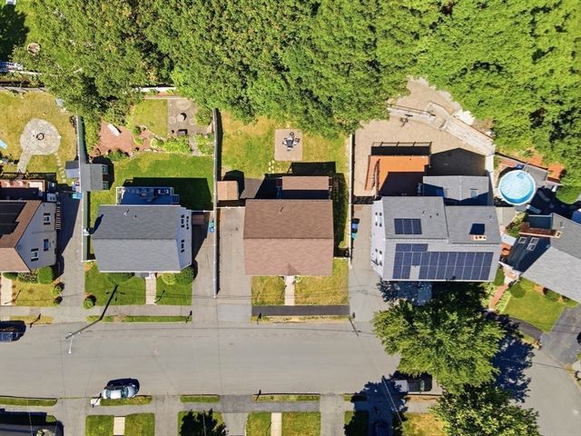 137 Maplewood Rd, Lynn, MA 01904