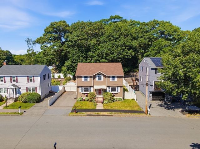 137 Maplewood Rd, Lynn, MA 01904
