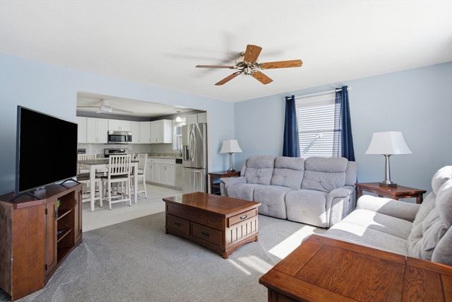 137 Maplewood Rd, Lynn, MA 01904