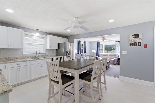 137 Maplewood Rd, Lynn, MA 01904