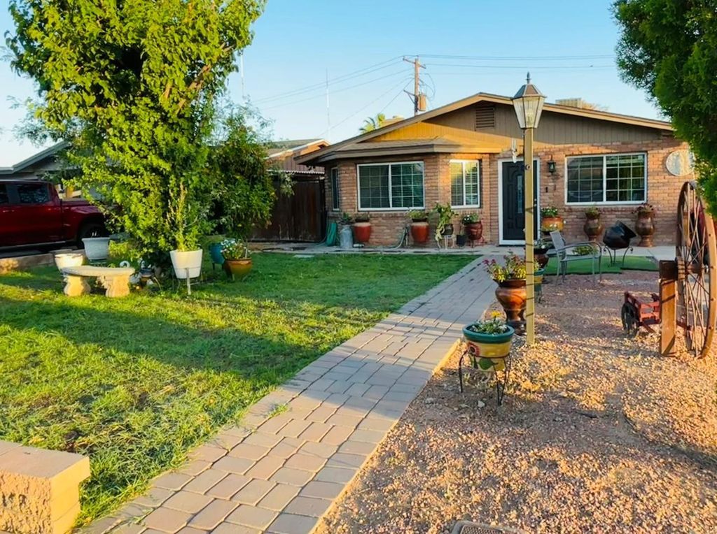 3033 W Ocotillo Road, Phoenix, AZ 85017