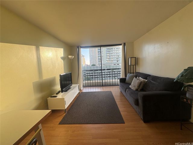 440 Seaside Avenue 708, Honolulu, HI 96815