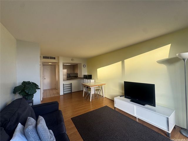 440 Seaside Avenue 708, Honolulu, HI 96815