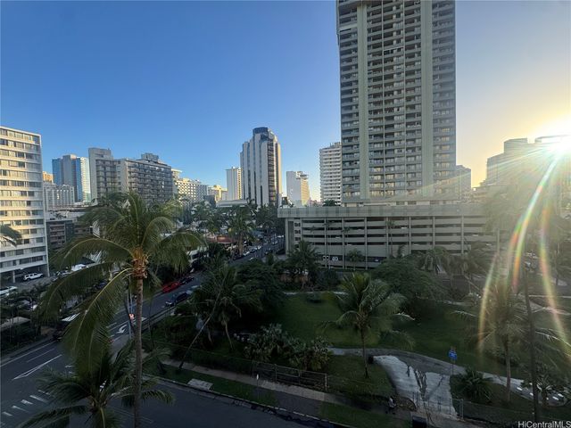 440 Seaside Avenue 708, Honolulu, HI 96815