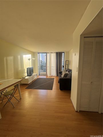 440 Seaside Avenue 708, Honolulu, HI 96815