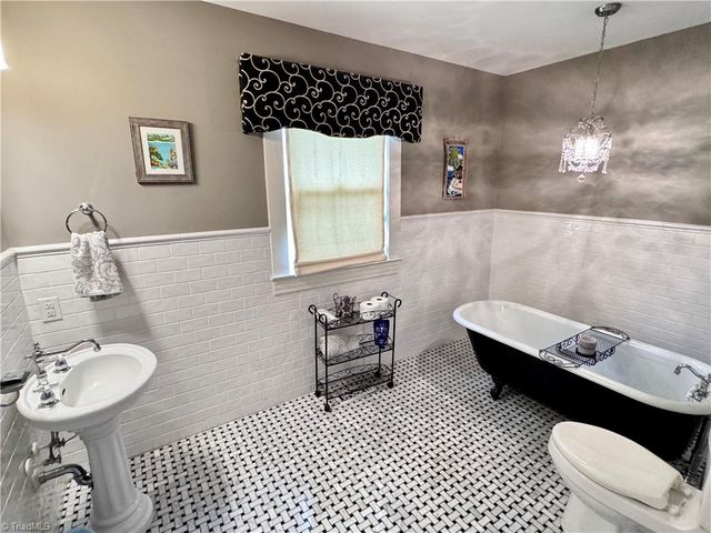 311 Cherry Street, Mount Airy, NC 27030