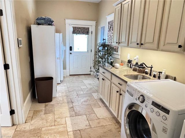 311 Cherry Street, Mount Airy, NC 27030