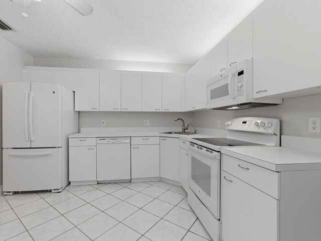5265 Brisata Circle P, Boynton Beach, FL 33437