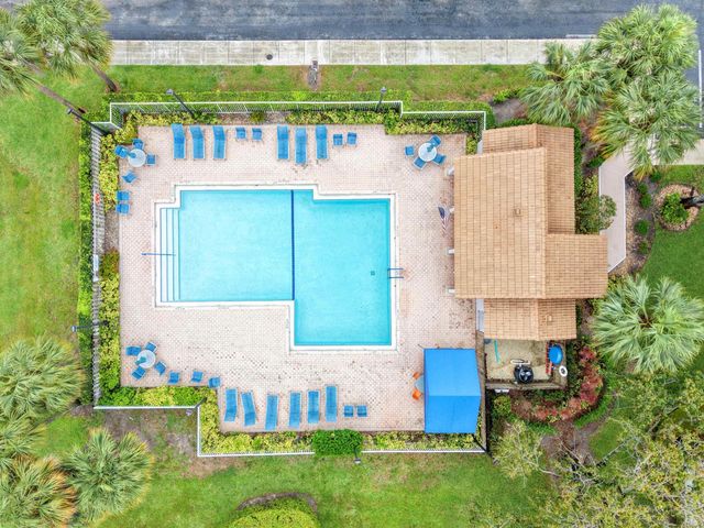 5265 Brisata Circle P, Boynton Beach, FL 33437