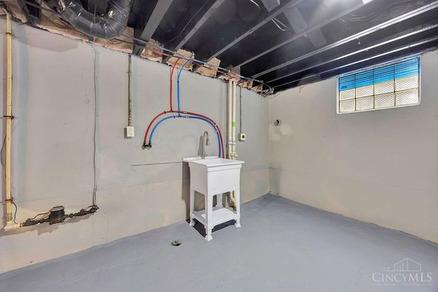 2035 Carpenter Drive, North College Hill, OH 45239