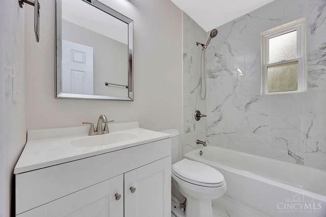 2035 Carpenter Drive, North College Hill, OH 45239