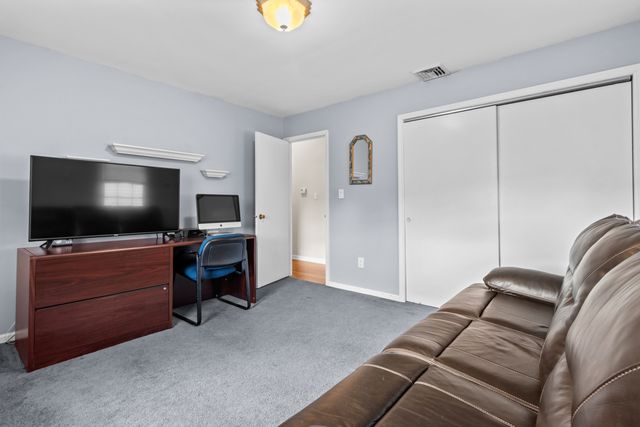 16 Katy Lane, Norwalk, CT 06851