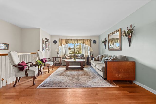 16 Katy Lane, Norwalk, CT 06851