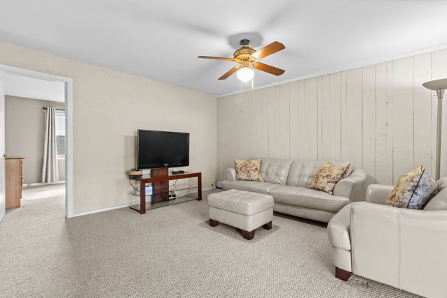 16 Katy Lane, Norwalk, CT 06851