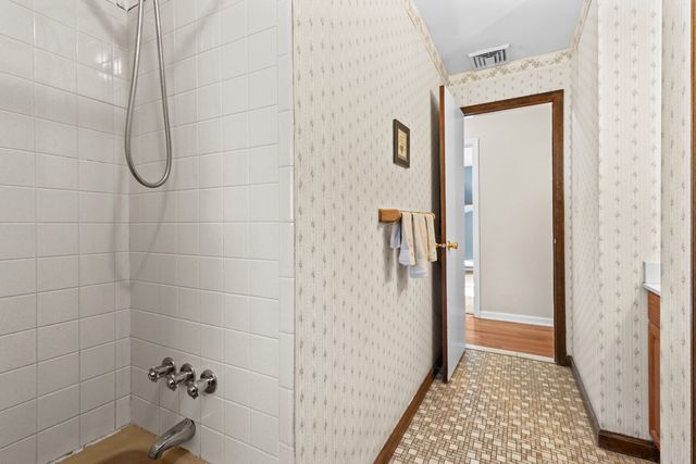 16 Katy Lane, Norwalk, CT 06851