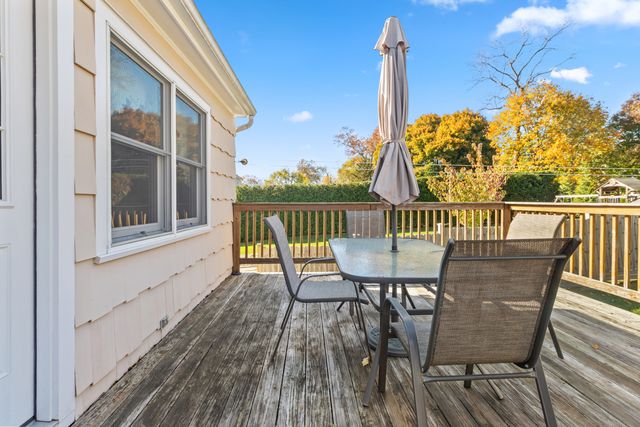 16 Katy Lane, Norwalk, CT 06851