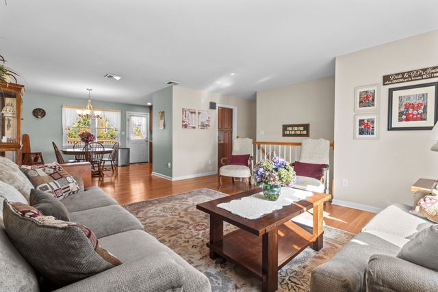 16 Katy Lane, Norwalk, CT 06851