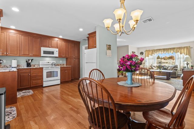 16 Katy Lane, Norwalk, CT 06851