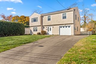 16 Katy Lane, Norwalk, CT 06851