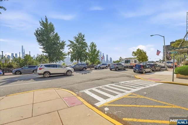 941 Boulevard 3C, Weehawken, NJ 07086