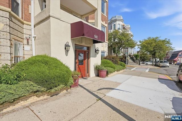 941 Boulevard 3C, Weehawken, NJ 07086