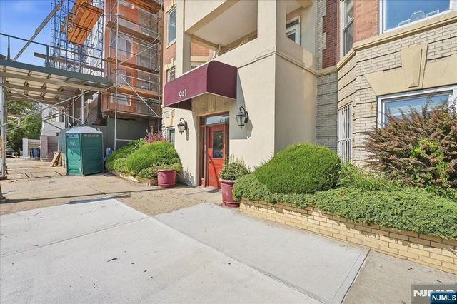 941 Boulevard 3C, Weehawken, NJ 07086