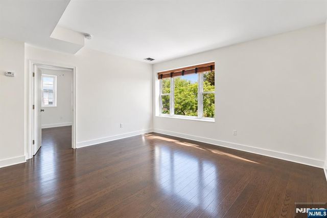 941 Boulevard 3C, Weehawken, NJ 07086