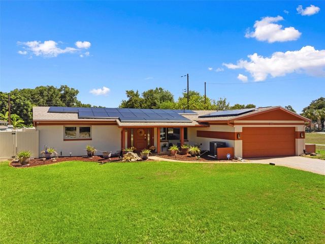5915 46TH AVENUE N, Kenneth City, FL 33709