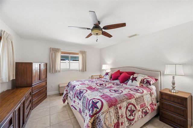 5915 46TH AVENUE N, Kenneth City, FL 33709