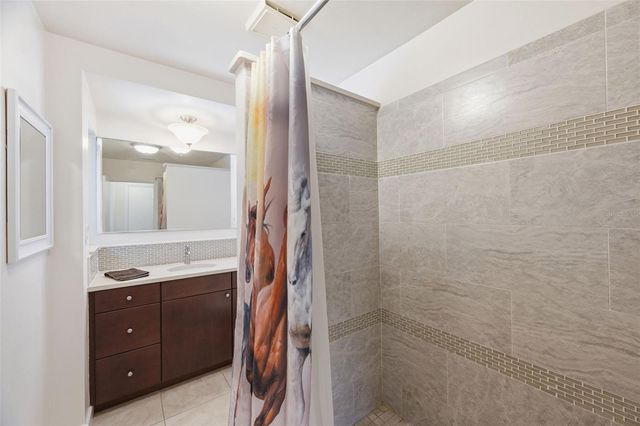 5915 46TH AVENUE N, Kenneth City, FL 33709