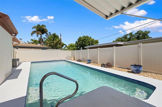 5915 46TH AVENUE N, Kenneth City, FL 33709