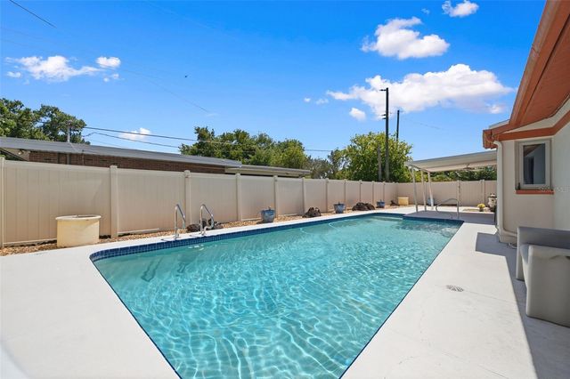 5915 46TH AVENUE N, Kenneth City, FL 33709