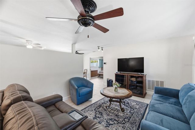 5915 46TH AVENUE N, Kenneth City, FL 33709
