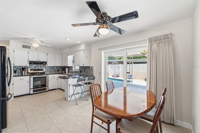 5915 46TH AVENUE N, Kenneth City, FL 33709
