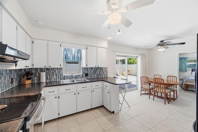 5915 46TH AVENUE N, Kenneth City, FL 33709
