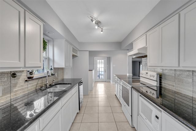 608 Vernet Street, Richardson, TX 75080