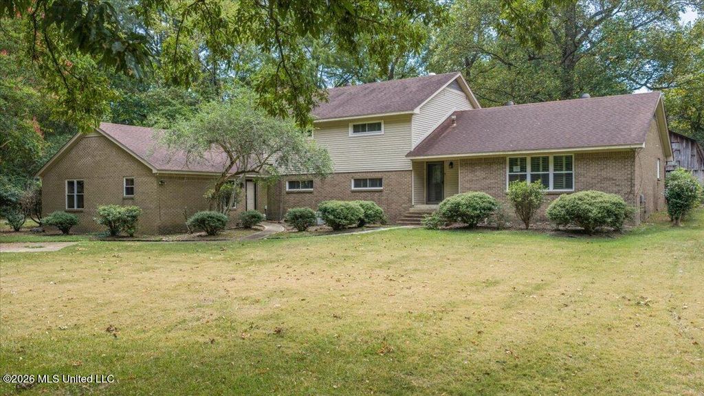 820 Strayhorn Street, Senatobia, MS 38668 — photo 2