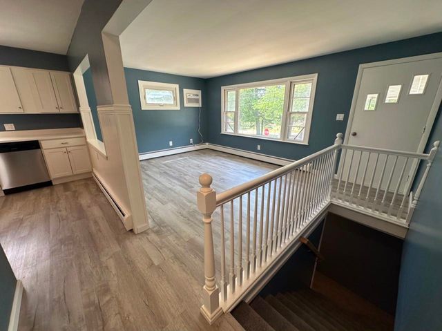 695 Calef Road, Manchester, NH 03103