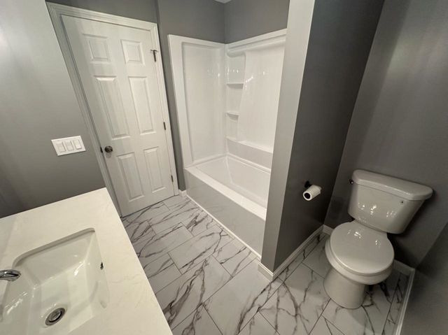 695 Calef Road, Manchester, NH 03103