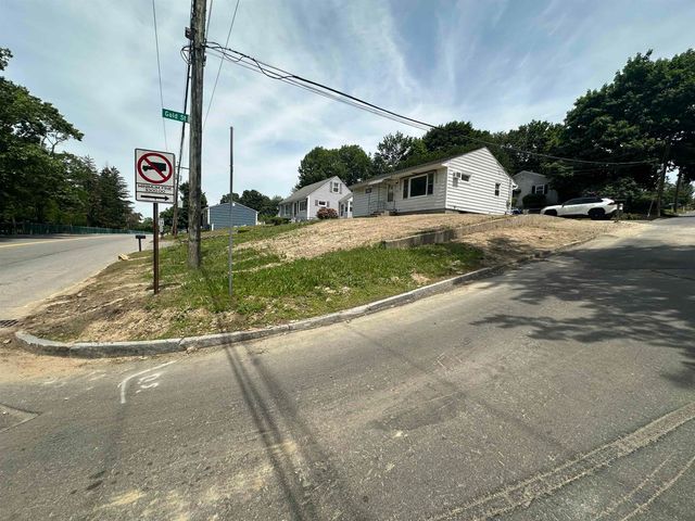 695 Calef Road, Manchester, NH 03103