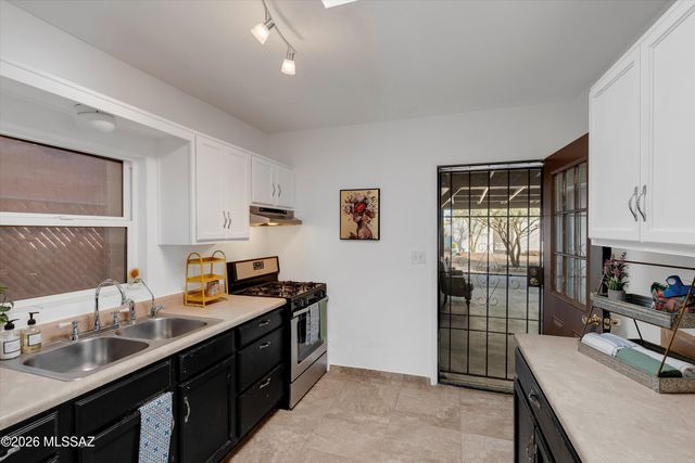 1112 W Huron Street, Tucson, AZ 85745