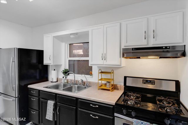 1112 W Huron Street, Tucson, AZ 85745