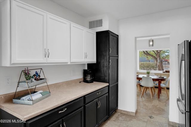 1112 W Huron Street, Tucson, AZ 85745