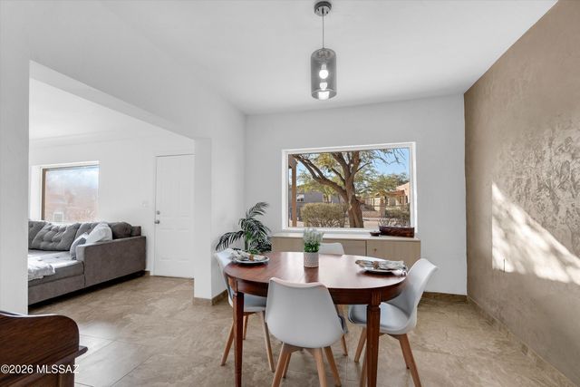 1112 W Huron Street, Tucson, AZ 85745